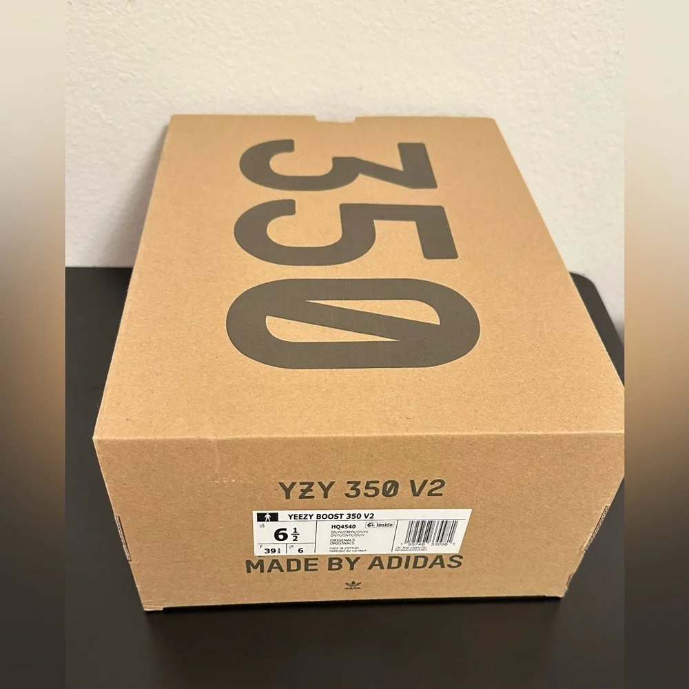 Unisex Adidas YEEZY BOOST 350 V2